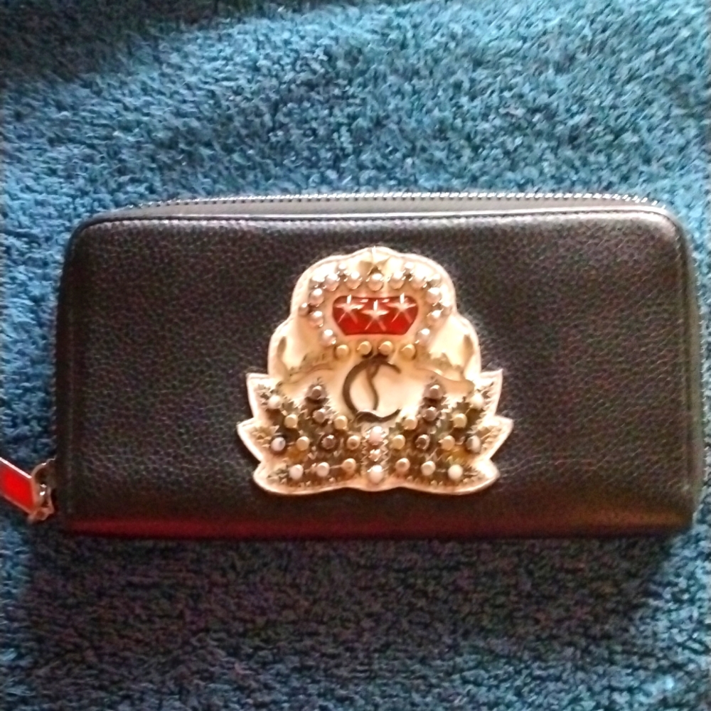 💕Christian Louboutin long Panettone wallet💕
